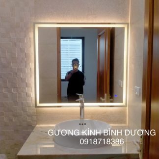 Gương treo phòng tắm có đèn led Bình Dương